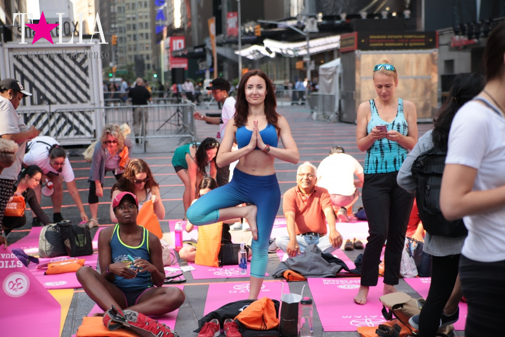 Моя йога на Таймс Сквер на фестивале йоги SolsticeTSq 2016